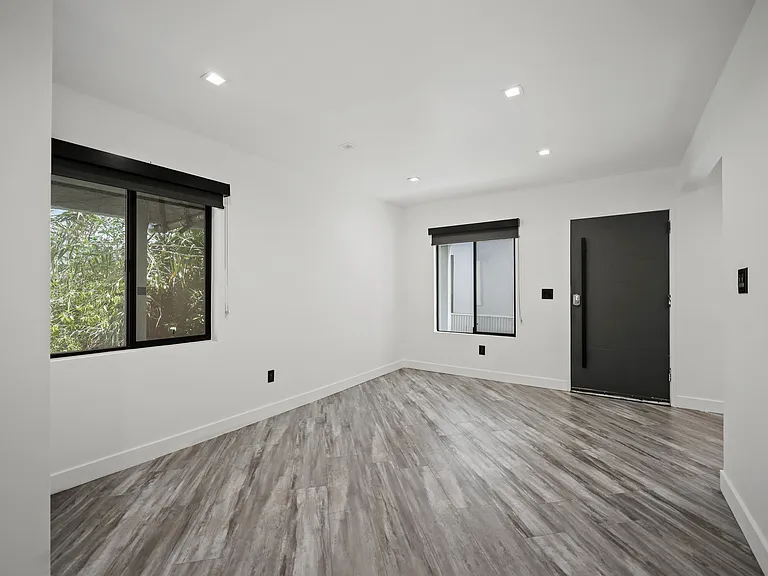 230 S Carondelet St #A — Photo 8