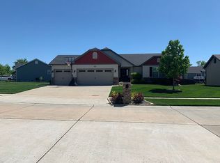 405 Middleton Dr, Foristell, MO 63348
