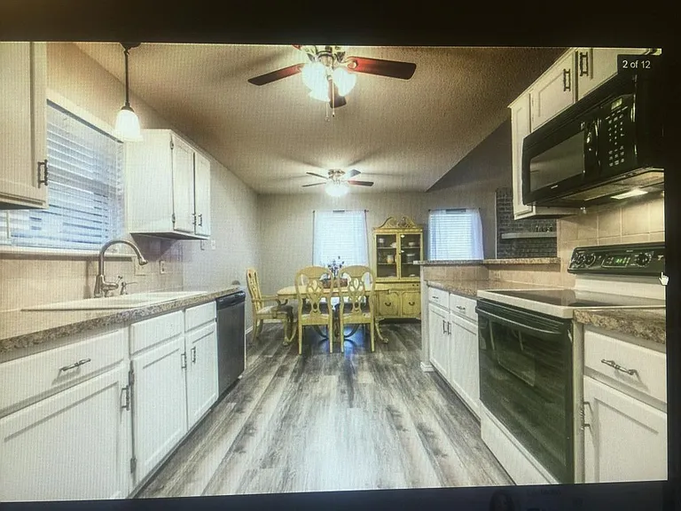 717 Westwind Ln — Photo 2
