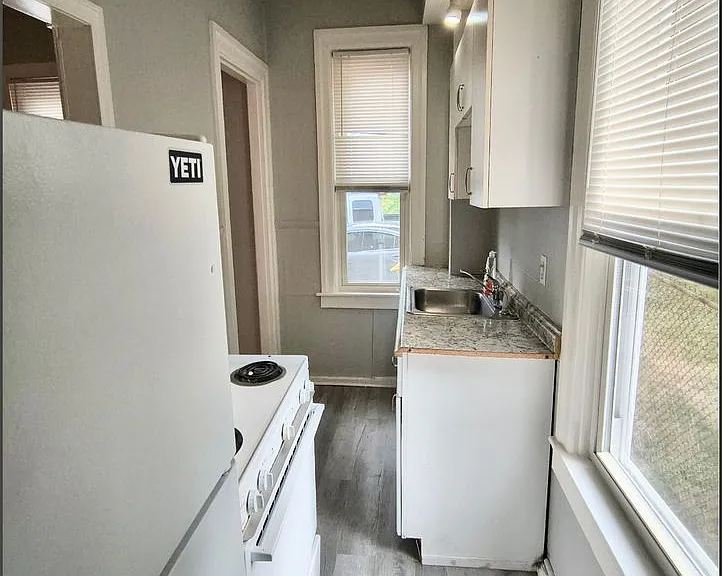 79 Hamlet Avenue — Photo 4