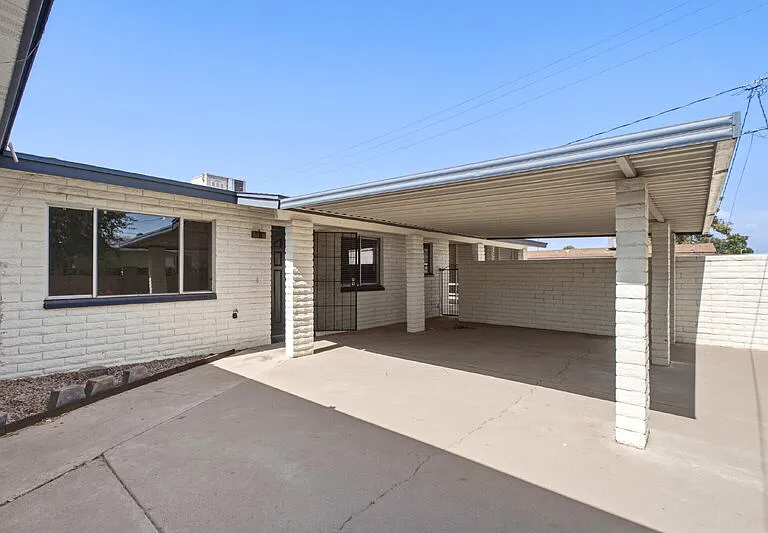 1129 N Wedgewood Cir #B — Photo 1