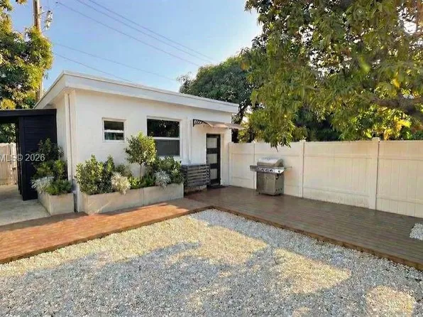 220 NW 126th St, North Miami, FL 33168