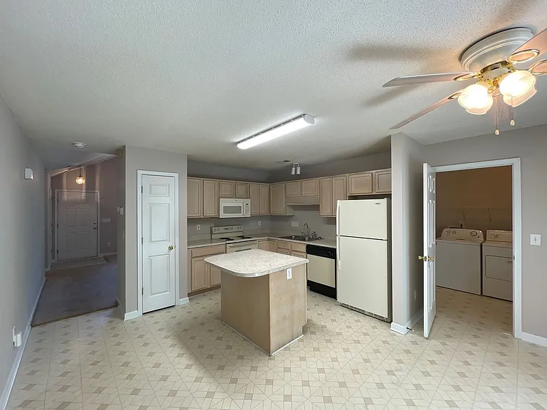1100 Franklin Thomas Pl — Photo 3