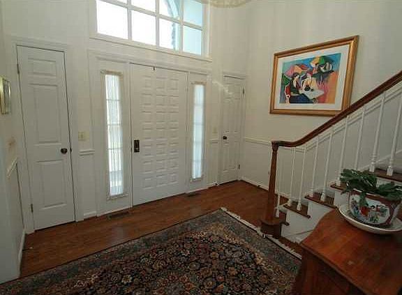 4th image of 18 Barrington Hls