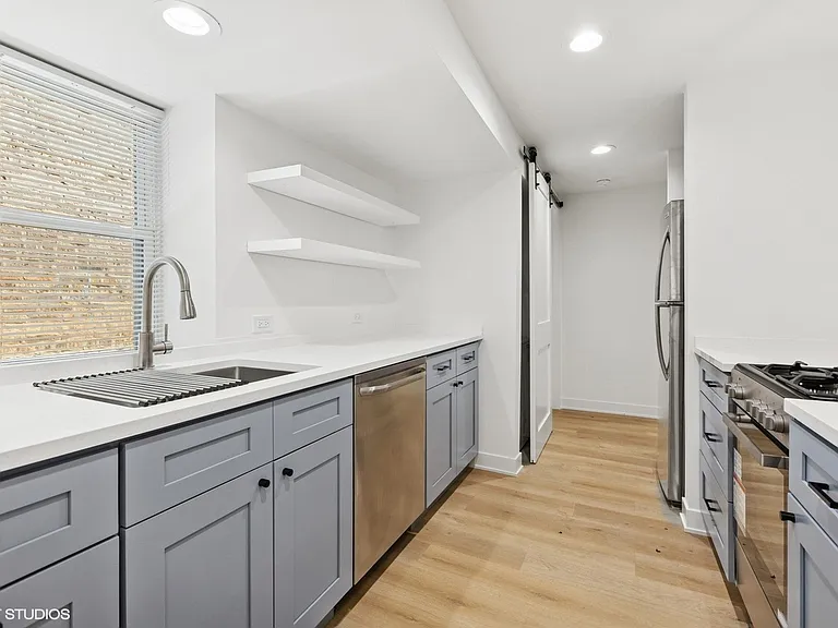 2839 N Christiana Ave #B — Photo 8