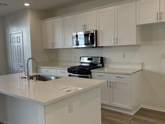 4th image of 24926 Gossamer Ct
