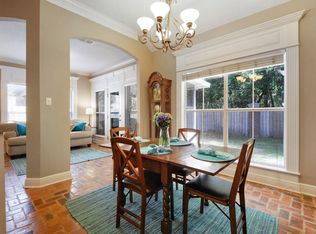 978 Glen Oaks Dr, Pass Christian, MS 39571