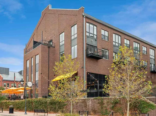 901 E 2nd Ave #202, Coralville, IA 52241