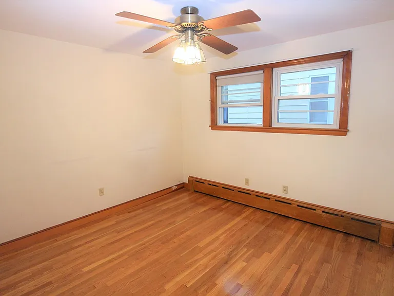 52 Westminster Ave #1 — Photo 10