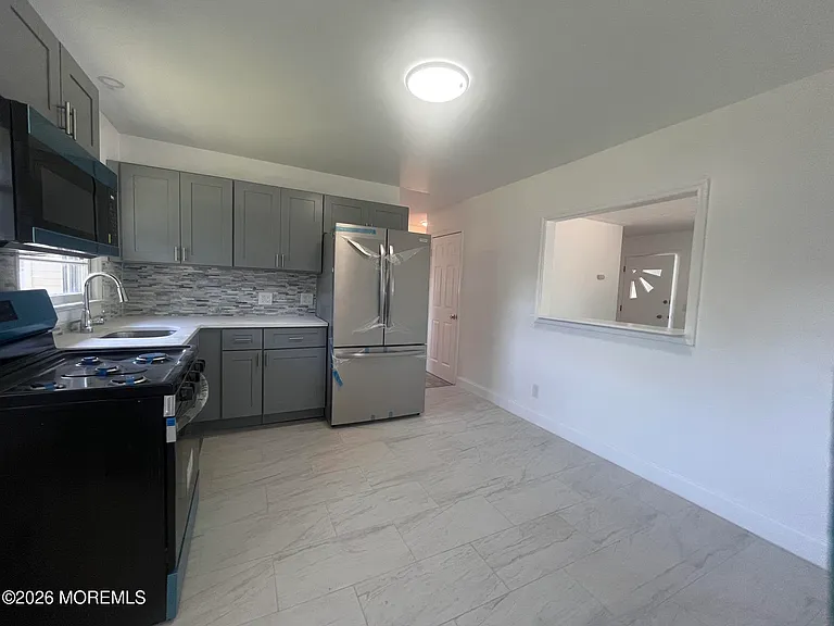 14 Wood Ave #A — Photo 9