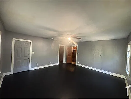 3515 Log Cabin Dr