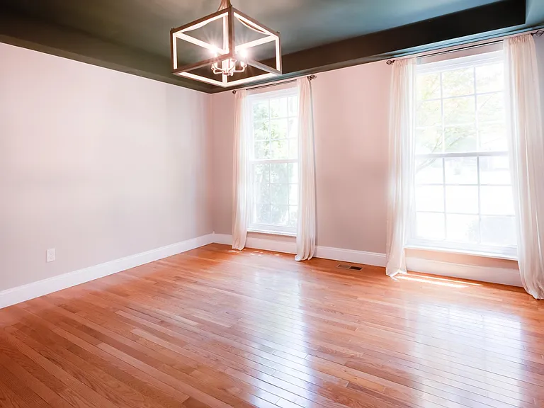 327 Royal Village Dr — Photo 28