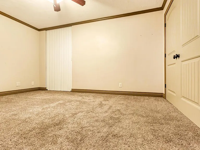 438 N Center St #305 — Photo 10