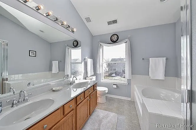 990 Shoreline Dr — Photo 10
