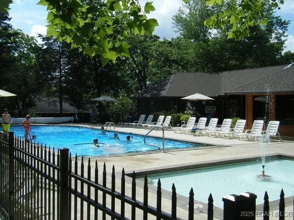 25 Lone Oak Ct #44, Sunrise Beach, MO 65079