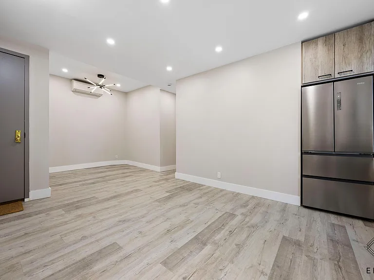 739 6th Ave #2B — Photo 9