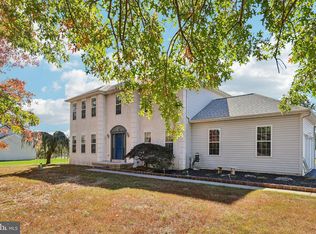 104 Berkshire Ln, Royersford, PA 19468