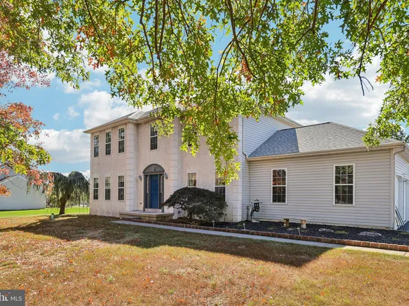 104 Berkshire Ln, Royersford, PA 19468