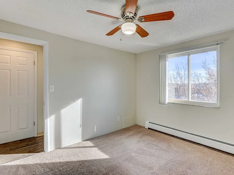Allison Court Apartments — Photo 18