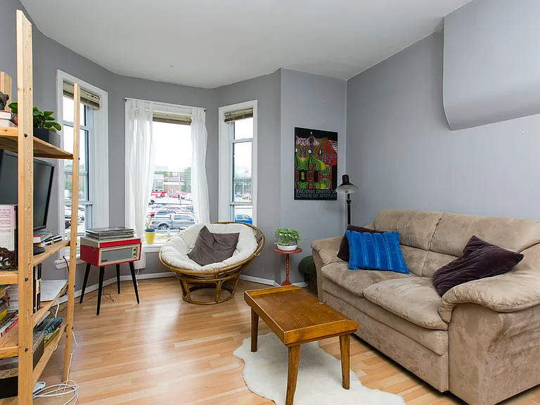45 Surrey St E — Photo 13