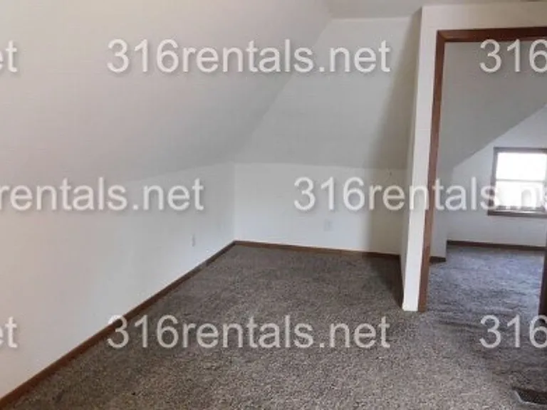 621 Osage St — Photo 12