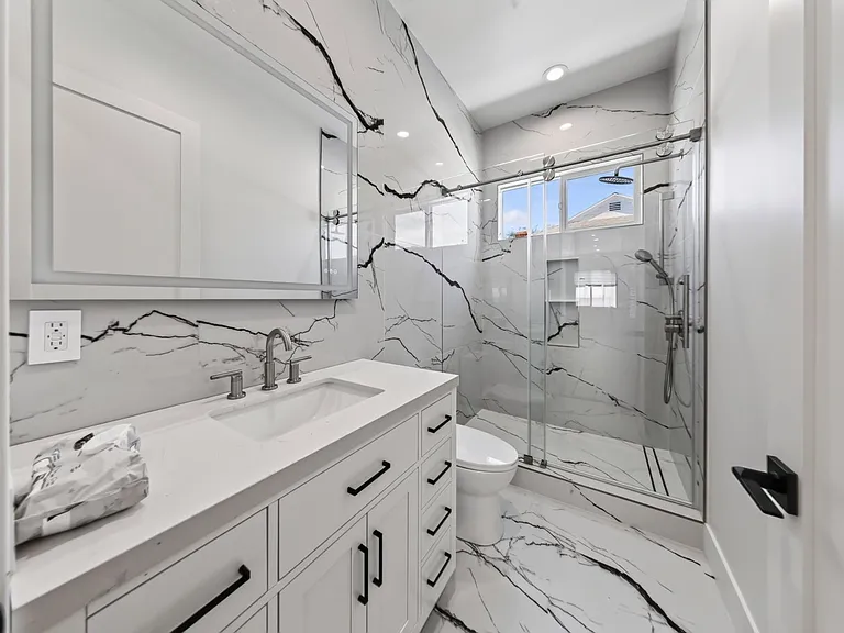 8018 Shadyglade Ave — Photo 46