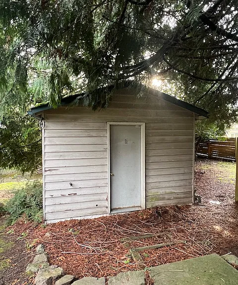 Shed