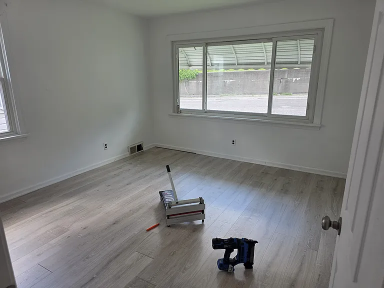 3496 Franklin St — Photo 1