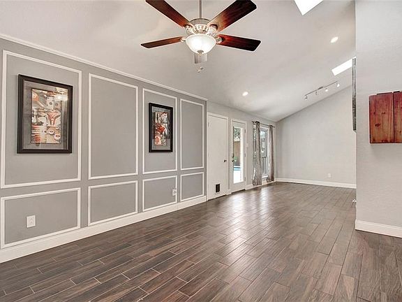 3rd image of 3104 Glenview