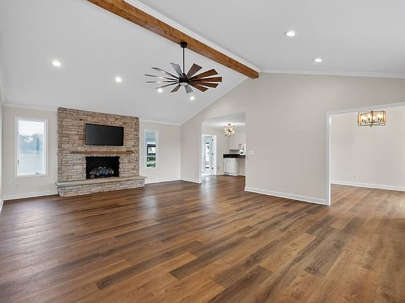 3rd image of 76 Ledford Mill Ln