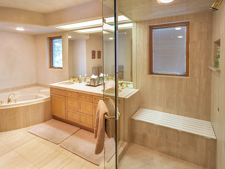 1031 E Hyman Ave — Photo 14