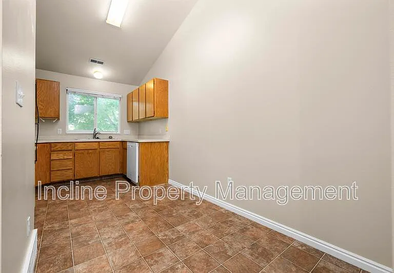 756 N 1060 W — Photo 4