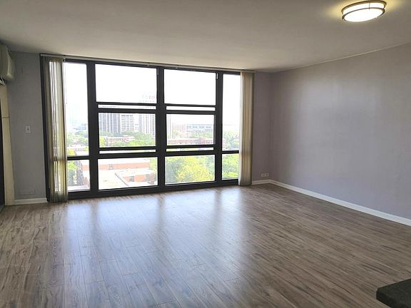 3rd image of 3001 S Michigan Ave Unit 1008