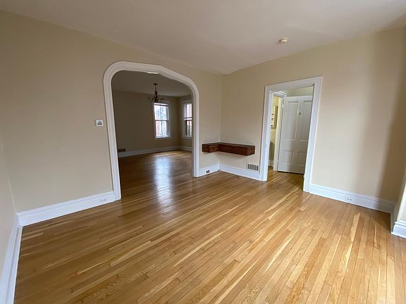 3rd image of 114 S Pitt St