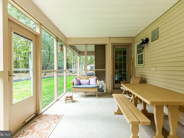 59 Stone Mountain Ln, Marlton, NJ 08053