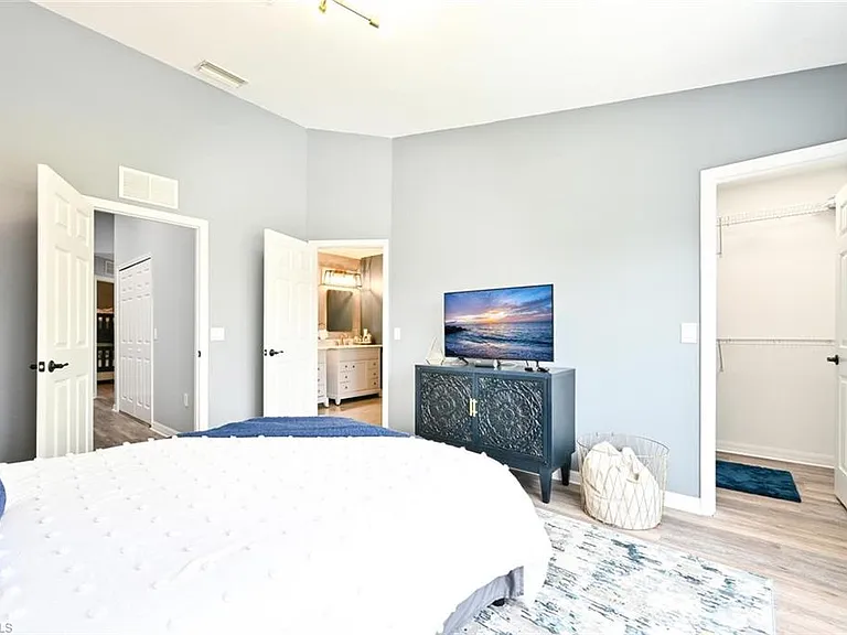 981 Hampton Cir #119 — Photo 14
