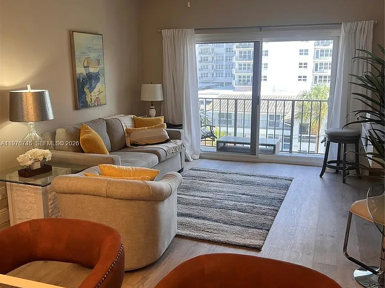400 N Riverside Dr #410 — Photo 15