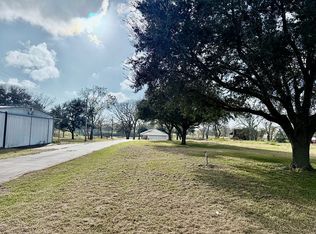 448 County Road 243, Bay City, TX 77414