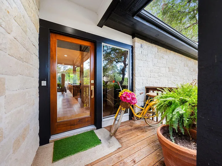 202 Top O The Lake Dr — Photo 4
