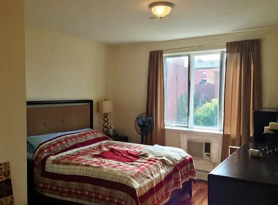 Rented by Sunrise Real Estate | media 27