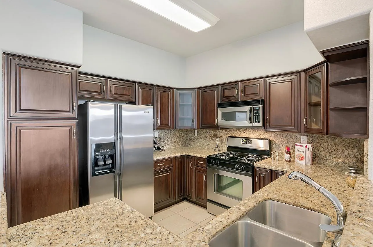 2 bed, 1212 sqft, $3,800 — Photo 3