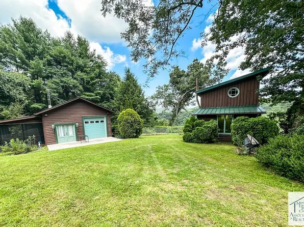 2867 Bent Rd, Meadows Of Dan, VA 24120