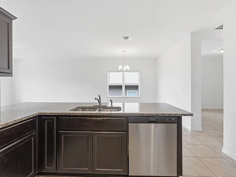 7121 Ranchito Dr — Photo 15