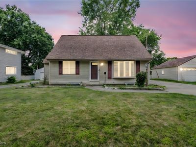 1512 Bancroft St, Cuyahoga Falls, OH, 44221