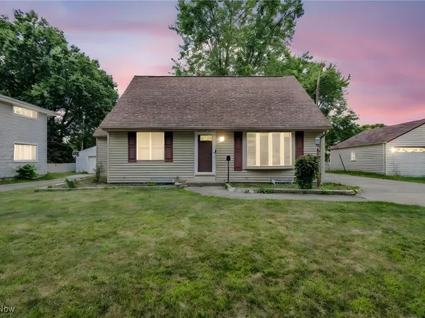 1512 Bancroft St, Cuyahoga Falls, OH 44221