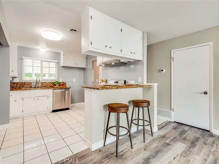 623 E Matchwood Pl — Photo 8