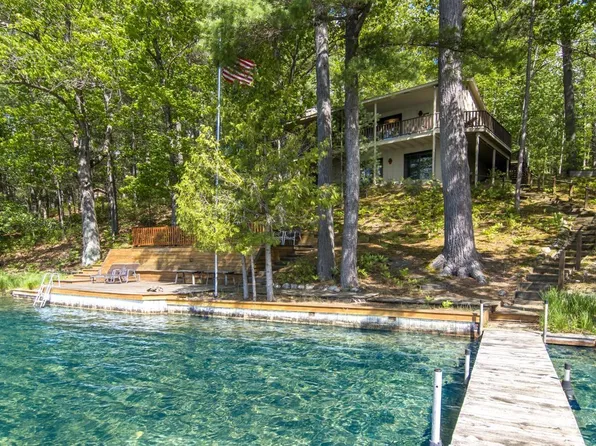 4047 Moonlight Bay Trl, Traverse City, MI 49696