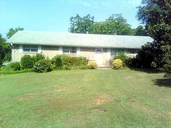 1st image of 4017 Waterfield Dr NE