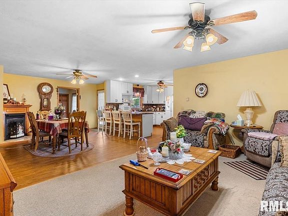 4th image of 1208 Pine Ln