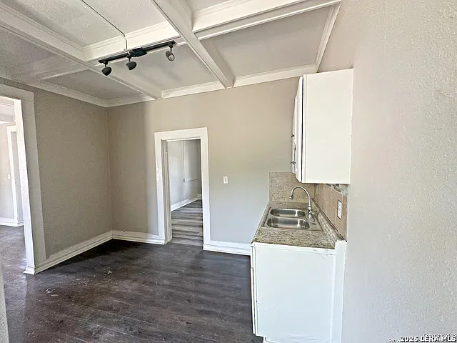 146 Fairview Ave — Photo 4